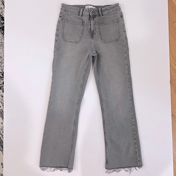 Zara Straight leg Cropped Jeans in grey/ women’s size 4 - Picture 1 of 9